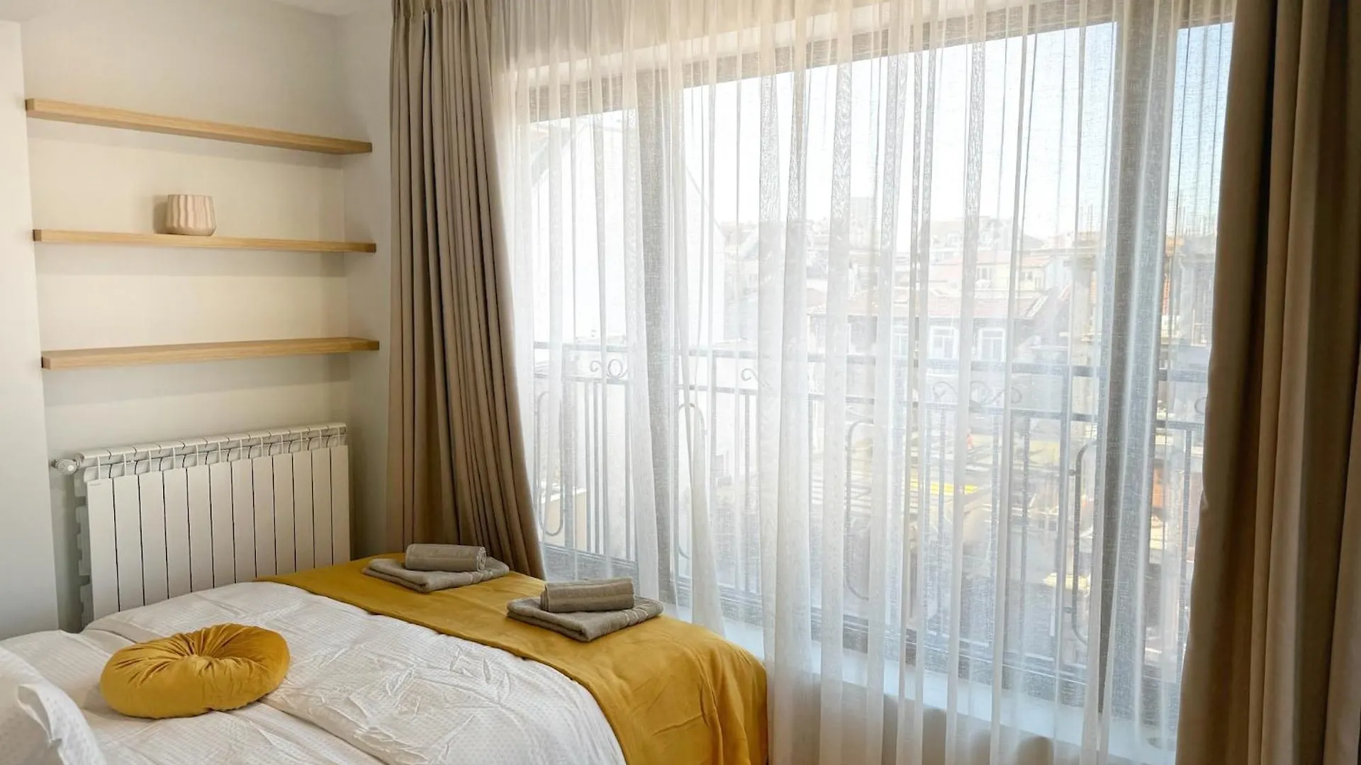Sofia Apartments 0*,