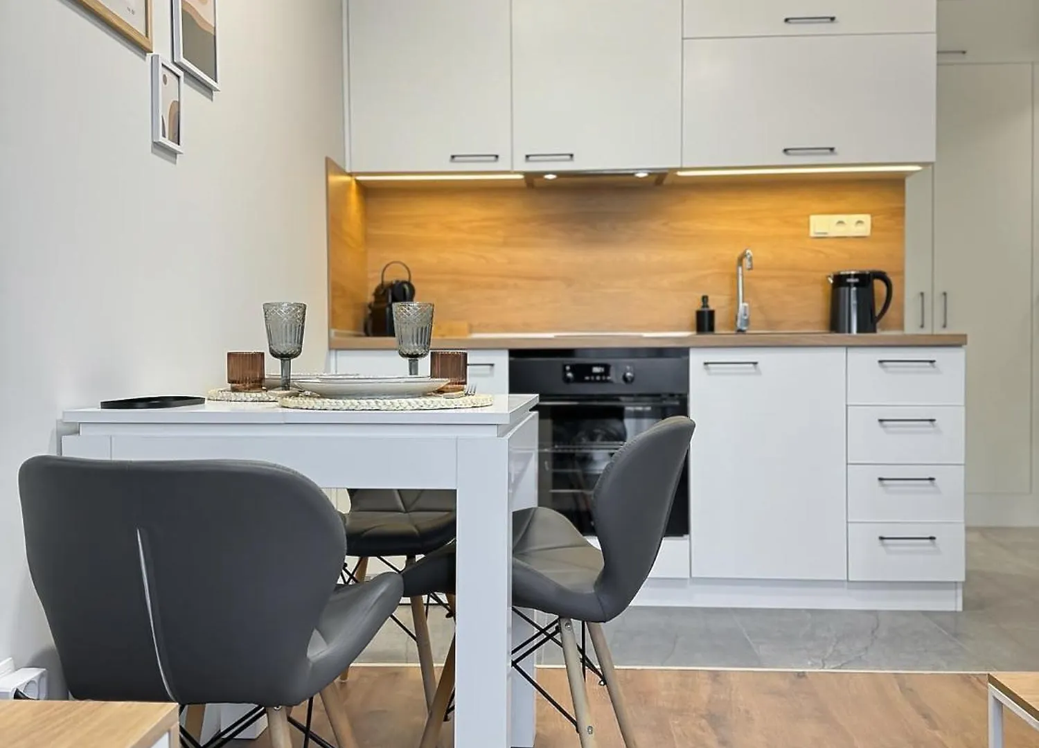 Sofia Apartments 0*,